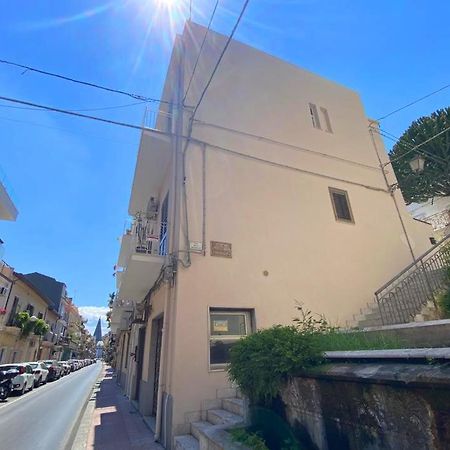 Casa Martina Appartement Giardini-Naxos Buitenkant foto